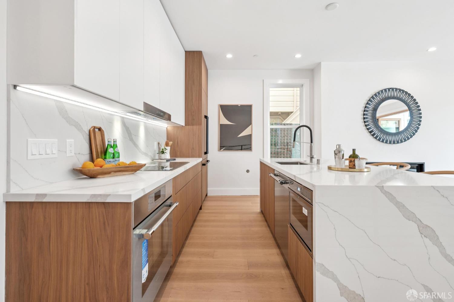 Detail Gallery Image 37 of 68 For 592 Sanchez St, San Francisco,  CA 94114 - 3 Beds | 3/1 Baths