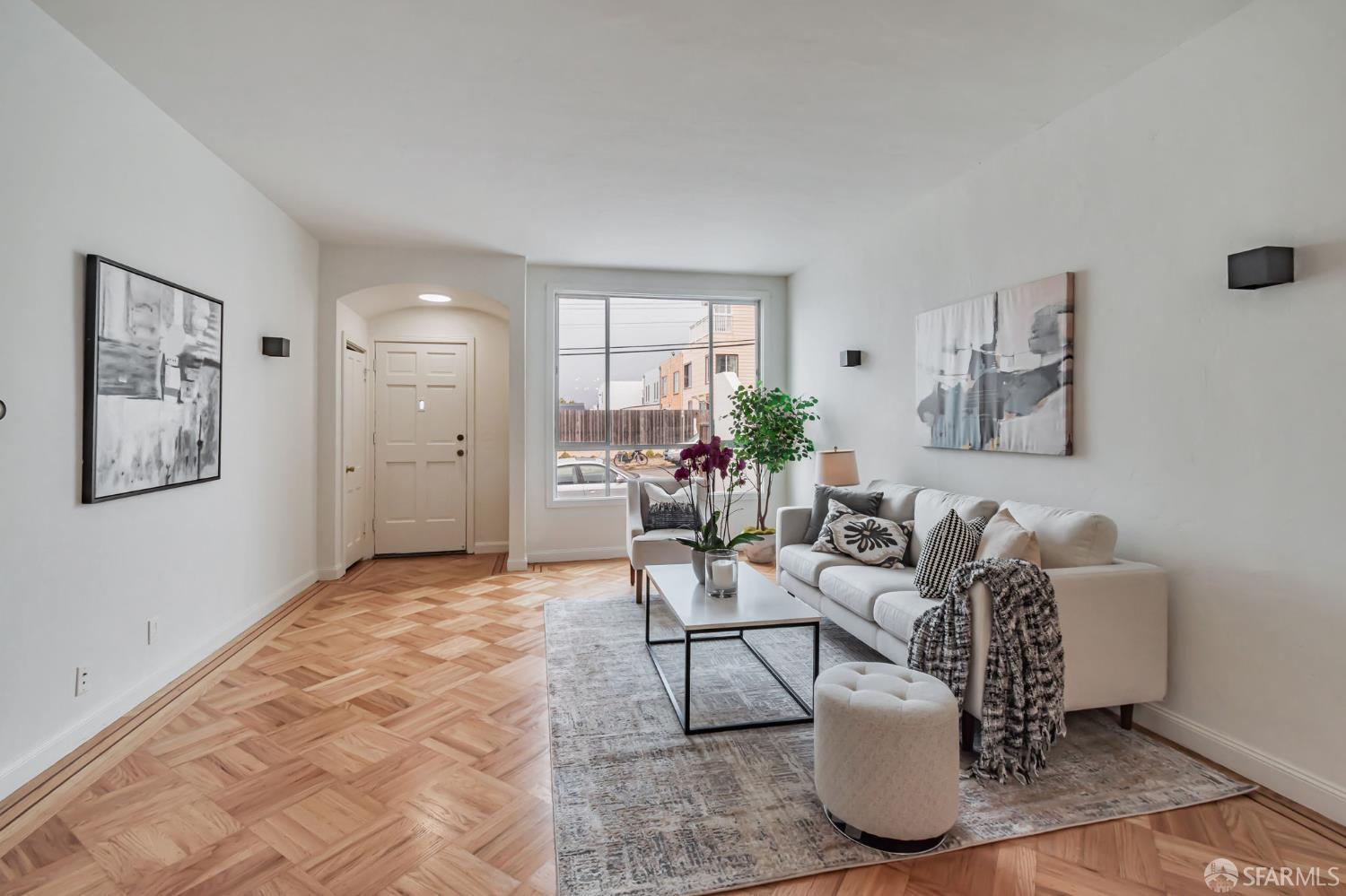 Detail Gallery Image 6 of 34 For 3421 Rivera St, San Francisco,  CA 94116 - 2 Beds | 1 Baths