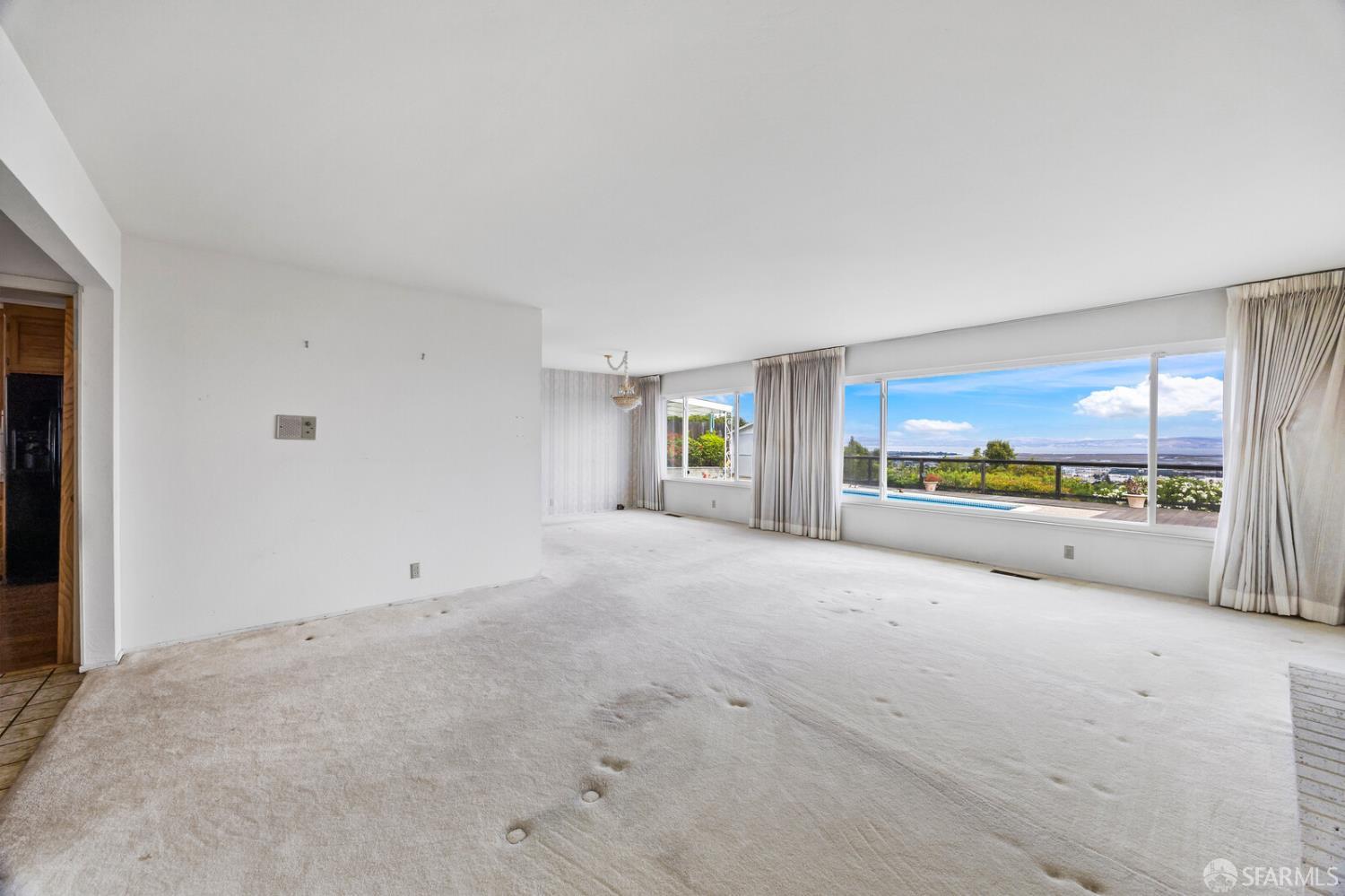 Detail Gallery Image 6 of 32 For 1033 Hewitt Dr, San Carlos,  CA 94070 - 3 Beds | 2 Baths