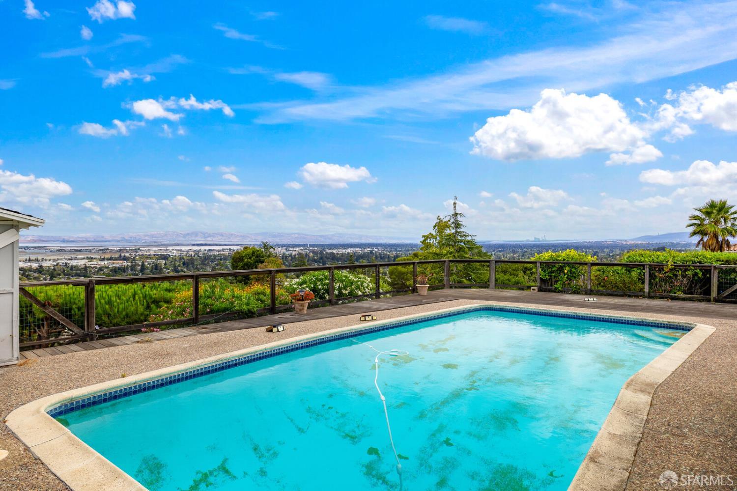 Detail Gallery Image 26 of 32 For 1033 Hewitt Dr, San Carlos,  CA 94070 - 3 Beds | 2 Baths