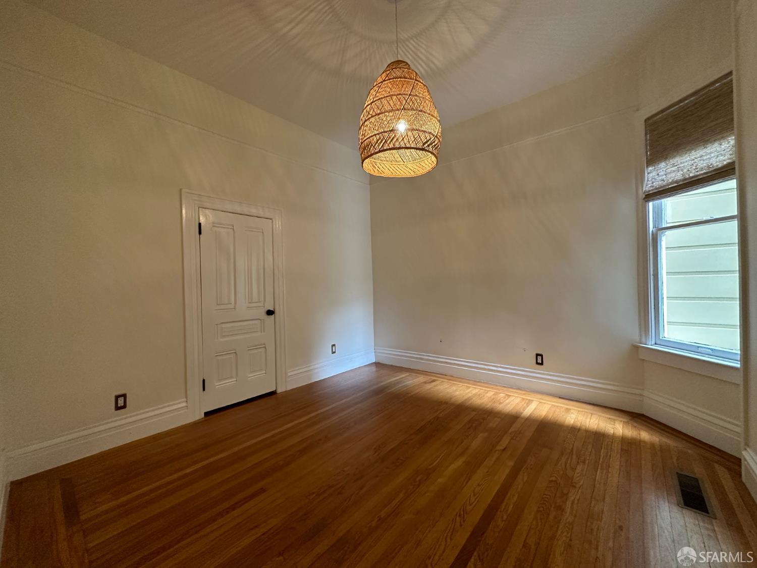 Photo #10: 425072553 Listing: Photo #10