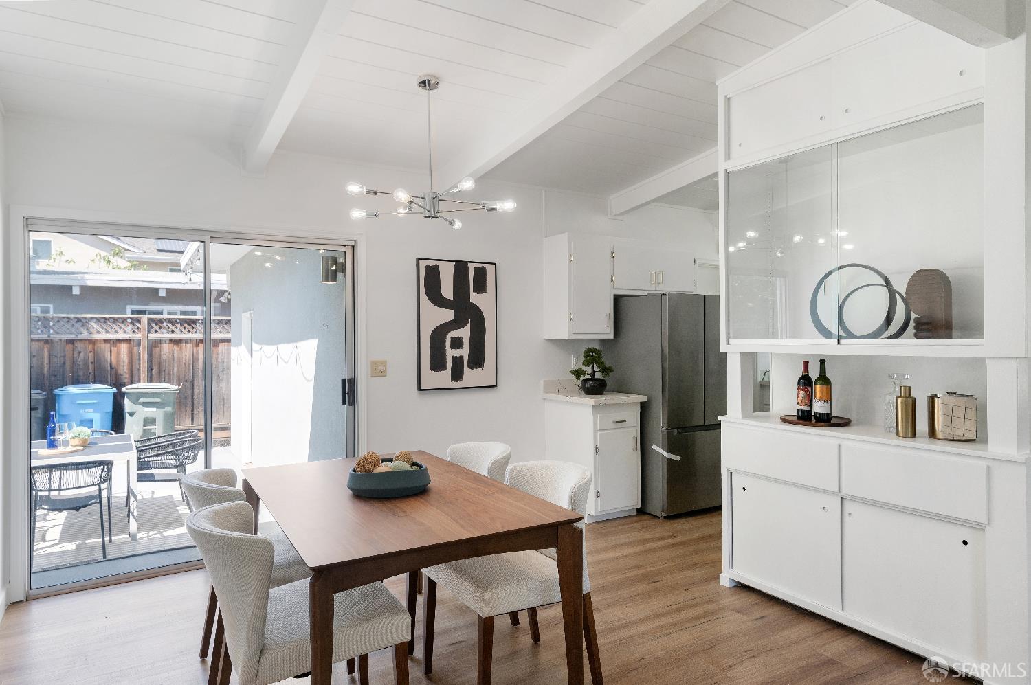 Detail Gallery Image 11 of 33 For 60 Callie Ln, Menlo Park,  CA 94025 - 3 Beds | 2 Baths