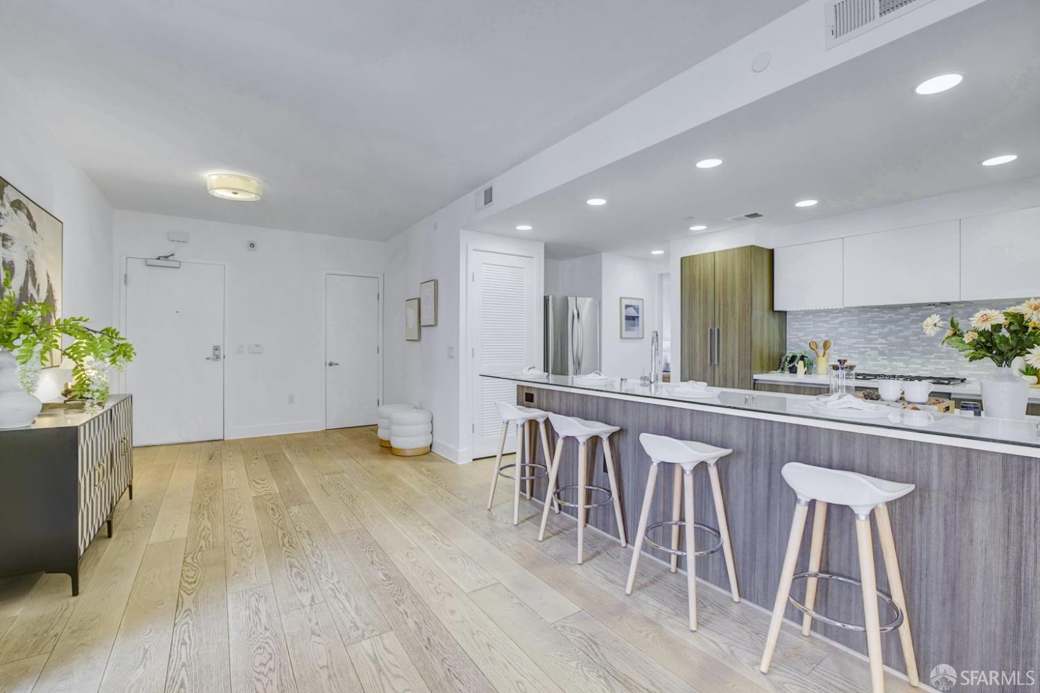 Detail Gallery Image 12 of 27 For 1080 Sutter St #702,  San Francisco,  CA 94109 - 2 Beds | 2 Baths