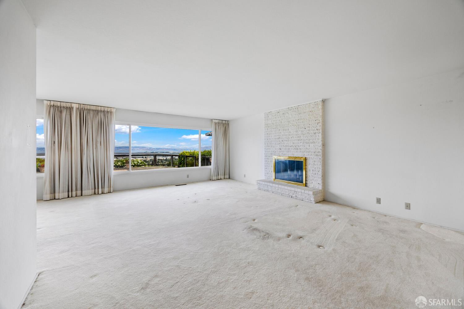 Detail Gallery Image 7 of 32 For 1033 Hewitt Dr, San Carlos,  CA 94070 - 3 Beds | 2 Baths