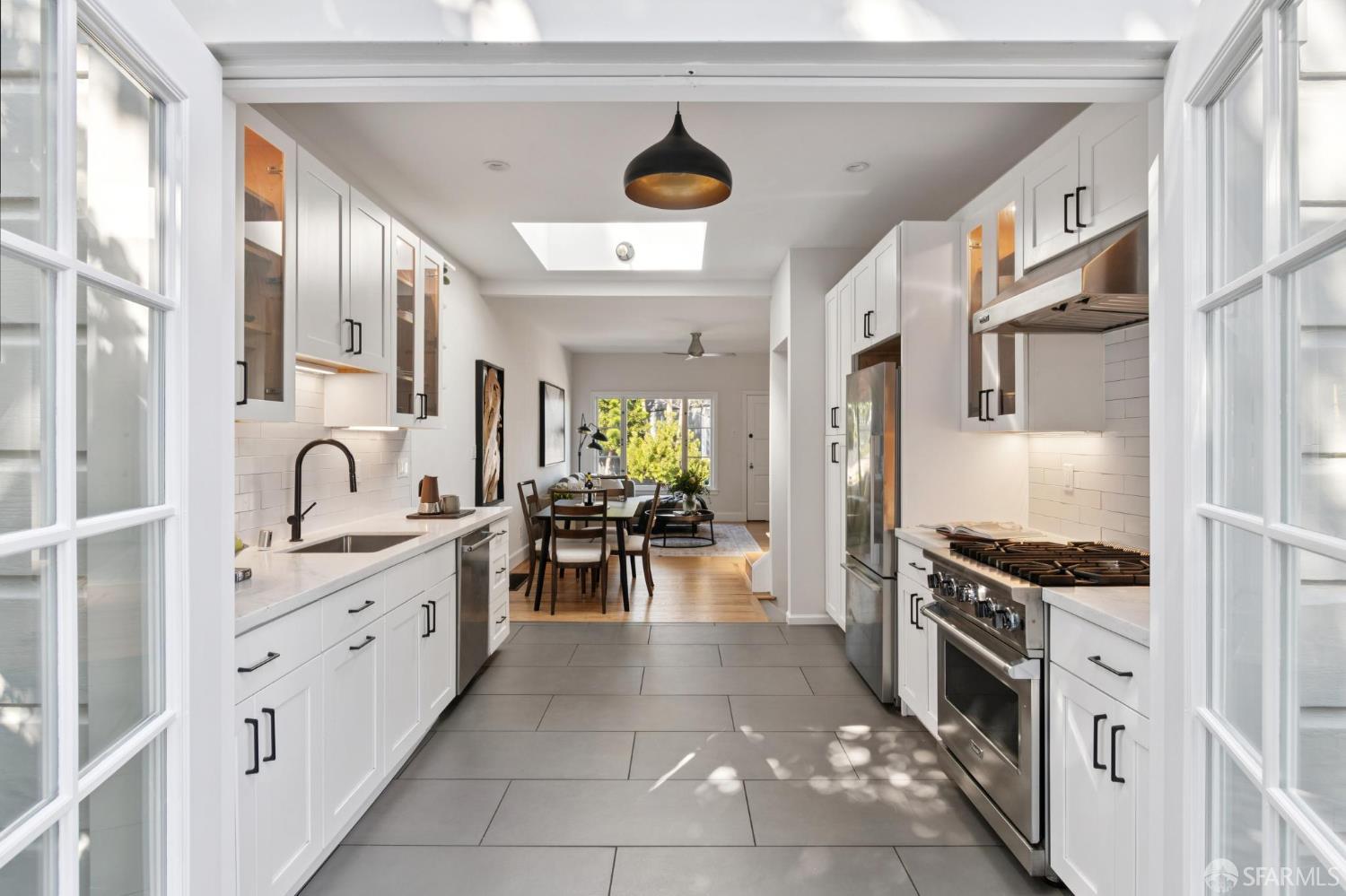 Detail Gallery Image 19 of 22 For 1670 York St, San Francisco,  CA 94110 - 3 Beds | 1 Baths