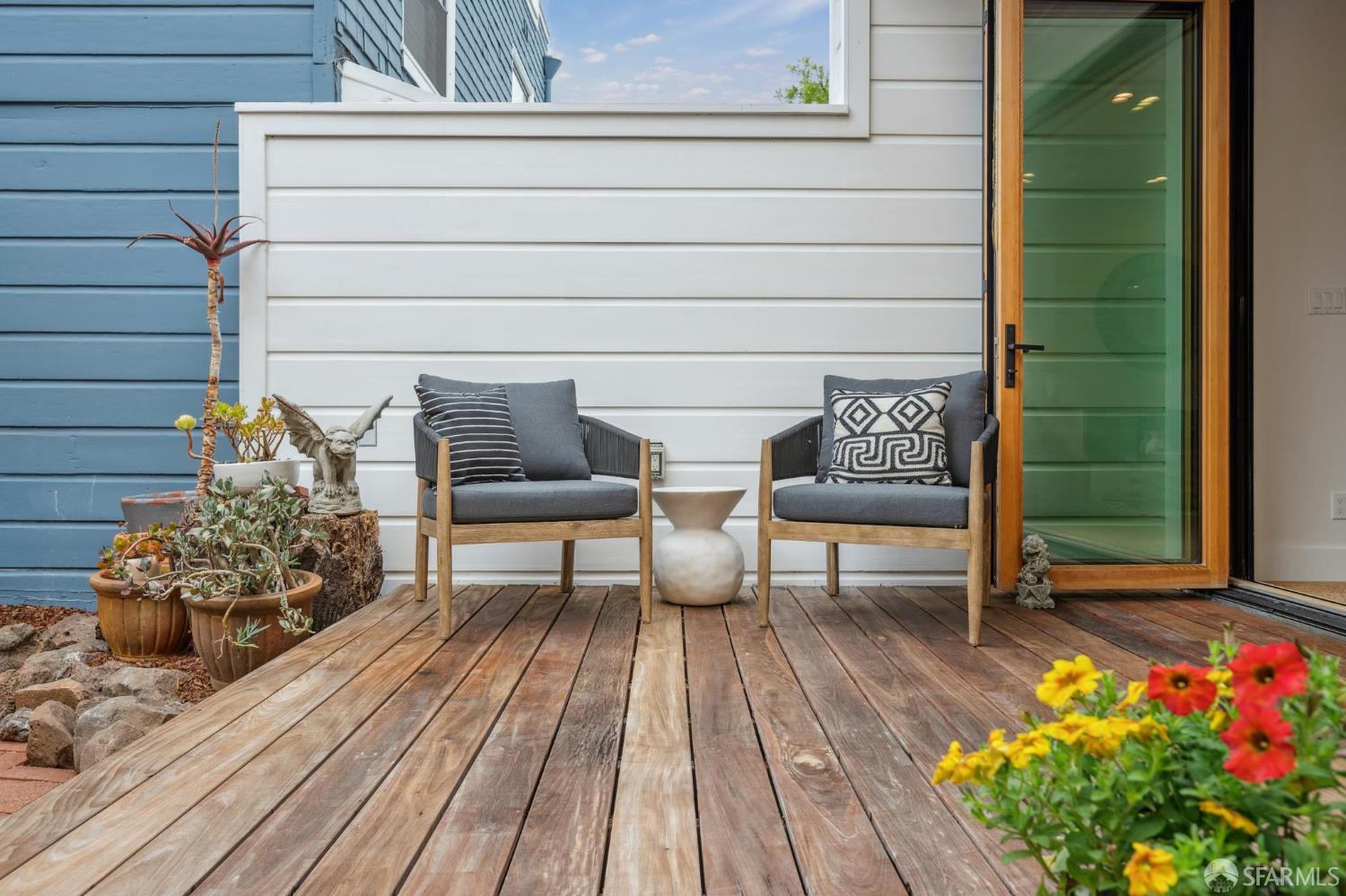 Detail Gallery Image 21 of 68 For 592 Sanchez St, San Francisco,  CA 94114 - 3 Beds | 3/1 Baths