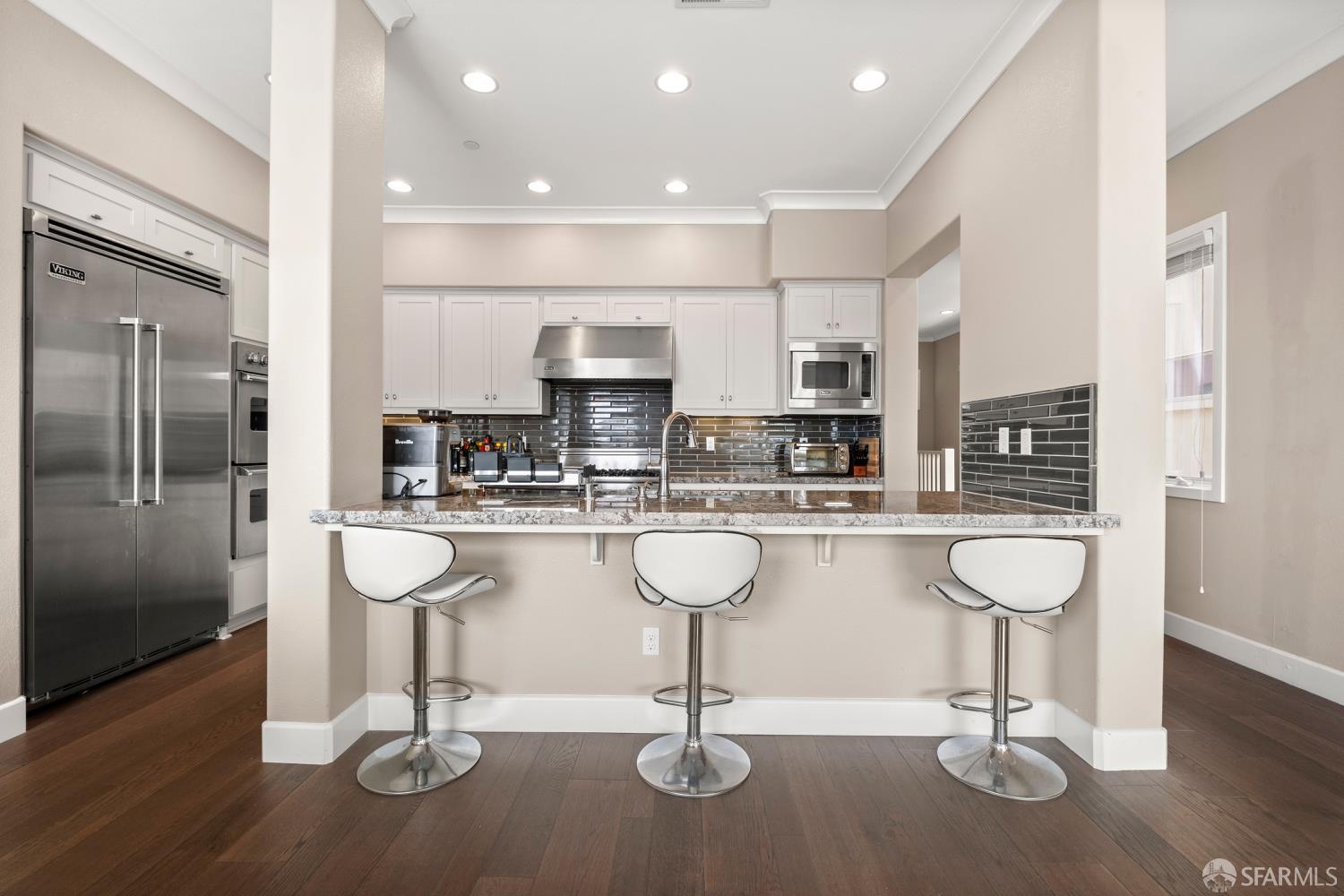 Detail Gallery Image 8 of 29 For 73 Summit Way, San Francisco,  CA 94132 - 3 Beds | 2/1 Baths