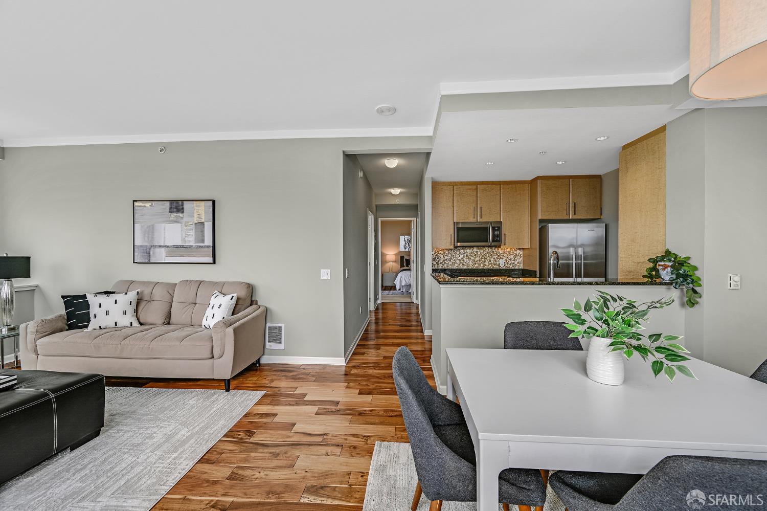 Detail Gallery Image 3 of 40 For 400 Beale St #2006,  San Francisco,  CA 94105 - 2 Beds | 1/1 Baths