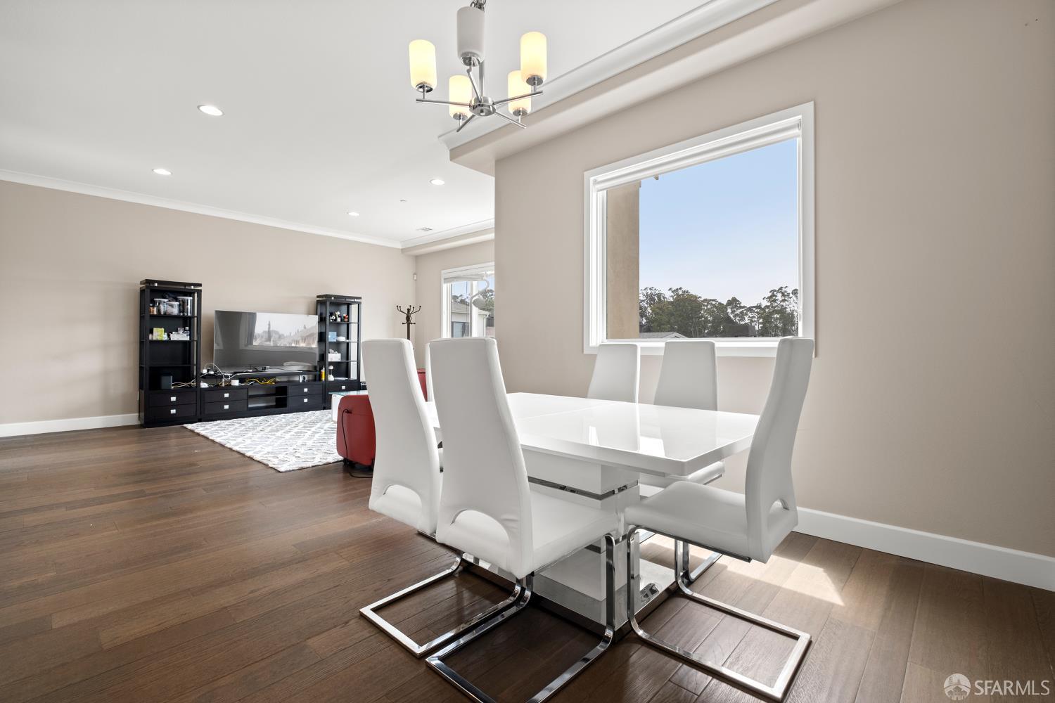 Photo #5: 425072772 Listing 