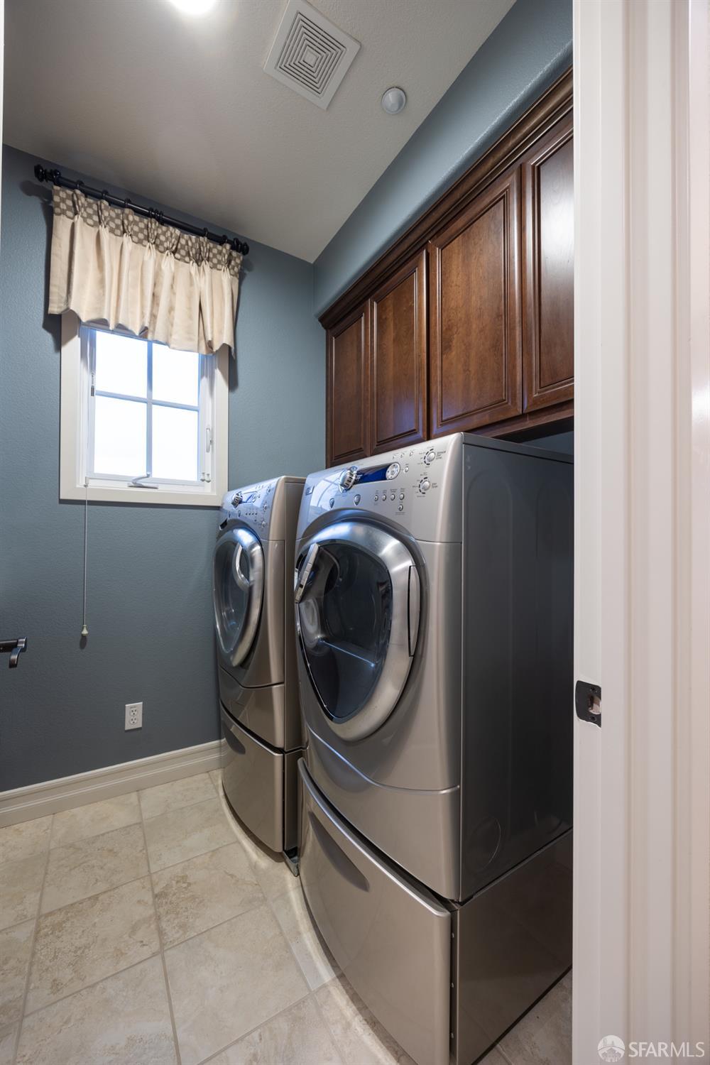 Detail Gallery Image 55 of 67 For 15 Poppy Ct, San Mateo,  CA 94403 - 4 Beds | 4/1 Baths