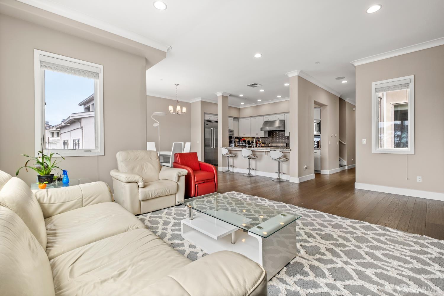 Photo #4: 425072772 Listing 