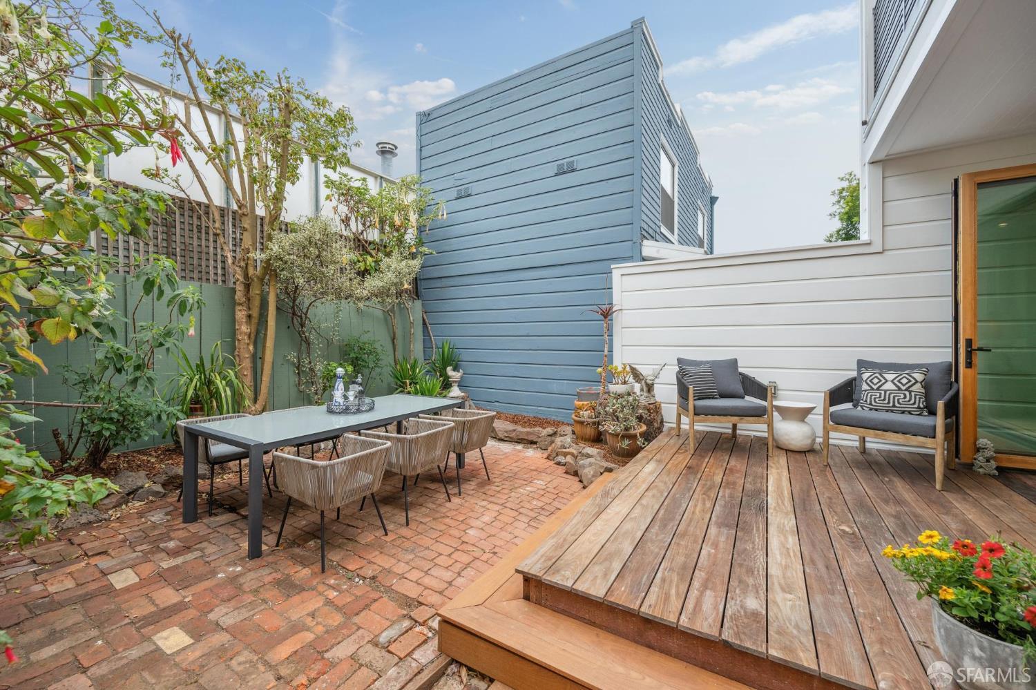 Detail Gallery Image 22 of 68 For 592 Sanchez St, San Francisco,  CA 94114 - 3 Beds | 3/1 Baths