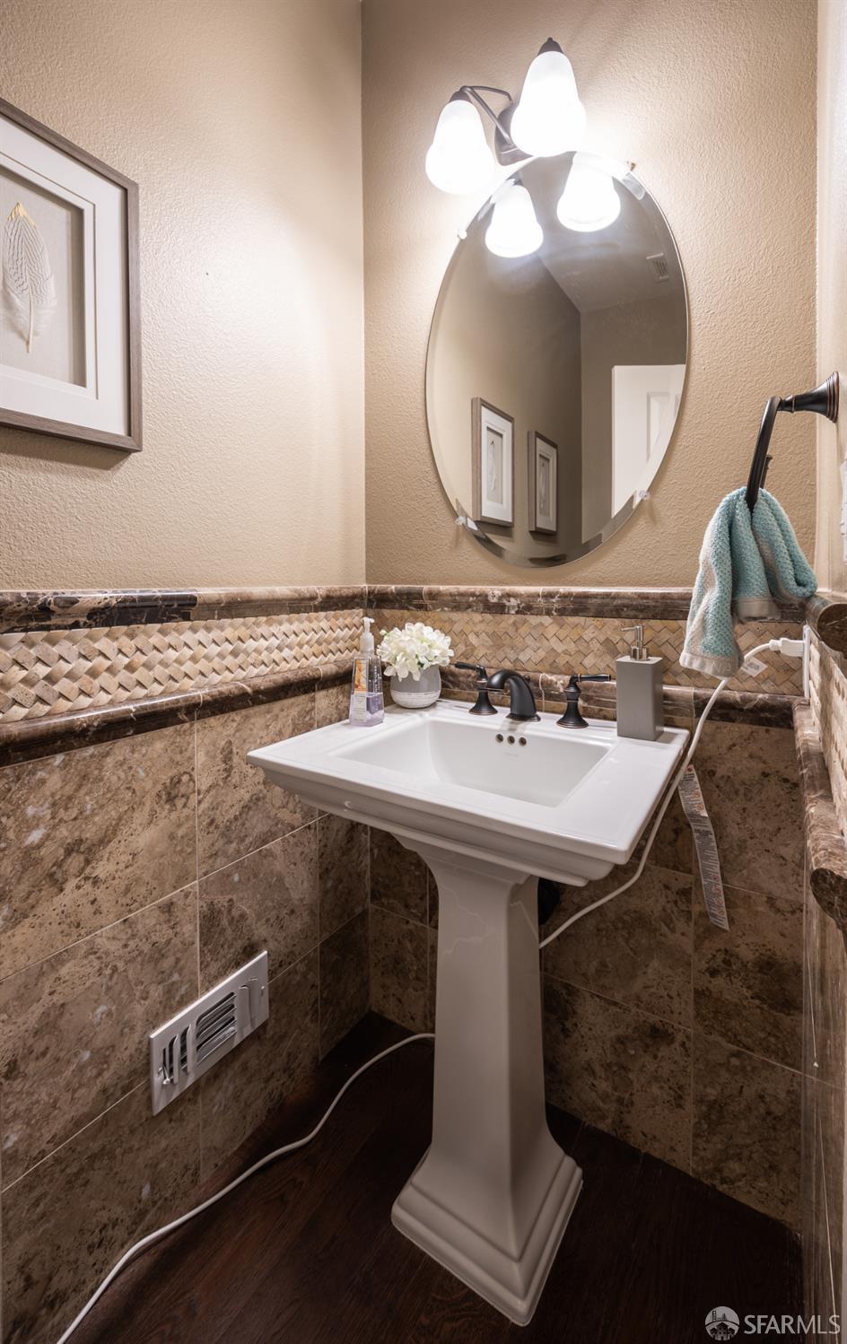 Detail Gallery Image 54 of 67 For 15 Poppy Ct, San Mateo,  CA 94403 - 4 Beds | 4/1 Baths