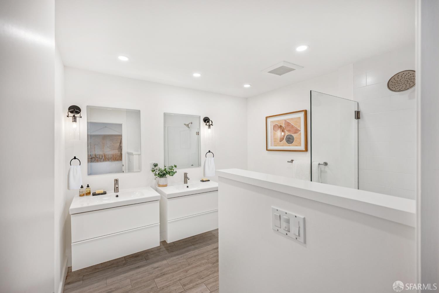Photo #14: 425071883 Listing: Photo #14