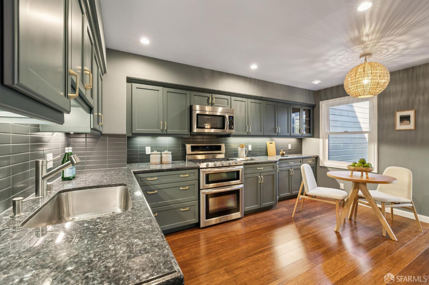 Detail Gallery Image 23 of 84 For 1942 24th Ave, San Francisco,  CA 94116 - 3 Beds | 1/1 Baths