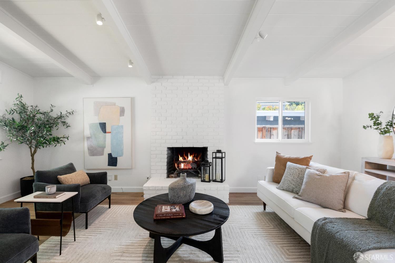 Detail Gallery Image 3 of 33 For 60 Callie Ln, Menlo Park,  CA 94025 - 3 Beds | 2 Baths