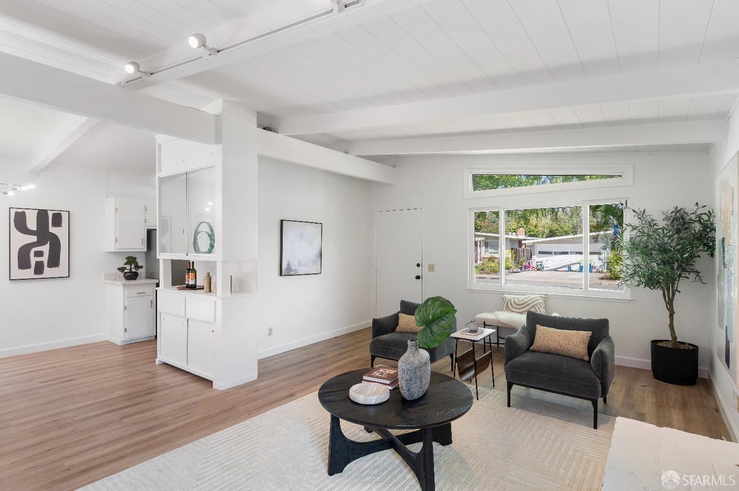 Detail Gallery Image 4 of 33 For 60 Callie Ln, Menlo Park,  CA 94025 - 3 Beds | 2 Baths