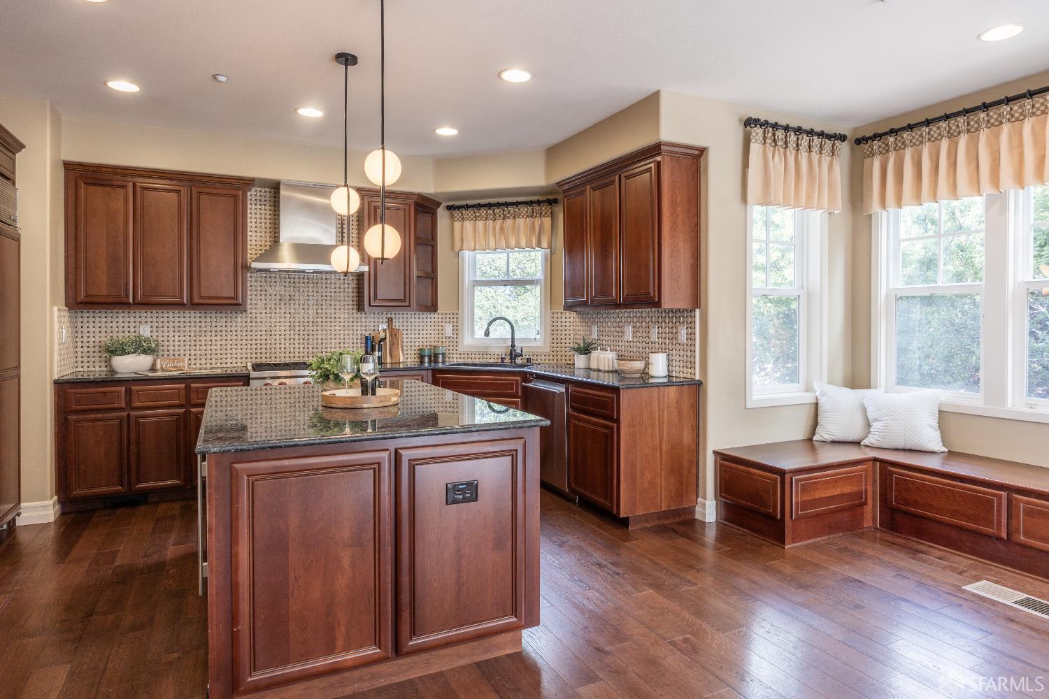 Detail Gallery Image 11 of 67 For 15 Poppy Ct, San Mateo,  CA 94403 - 4 Beds | 4/1 Baths