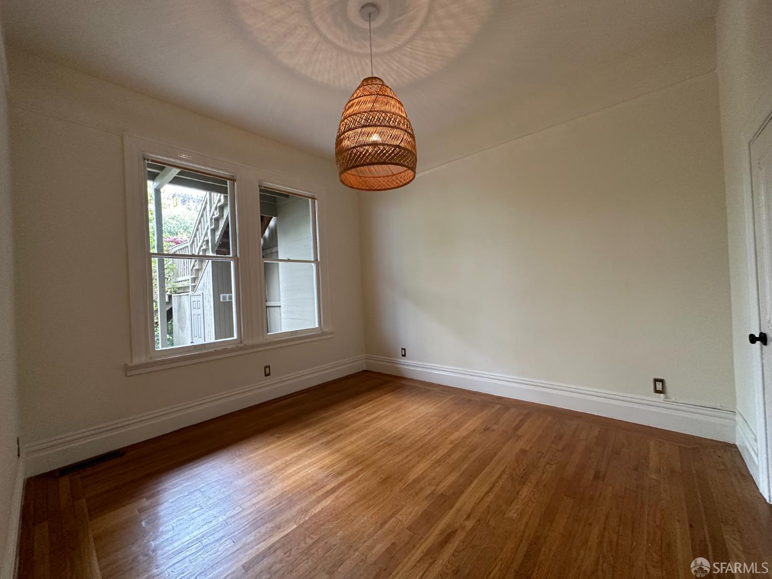 Photo #9: 425072553 Listing: Photo #9