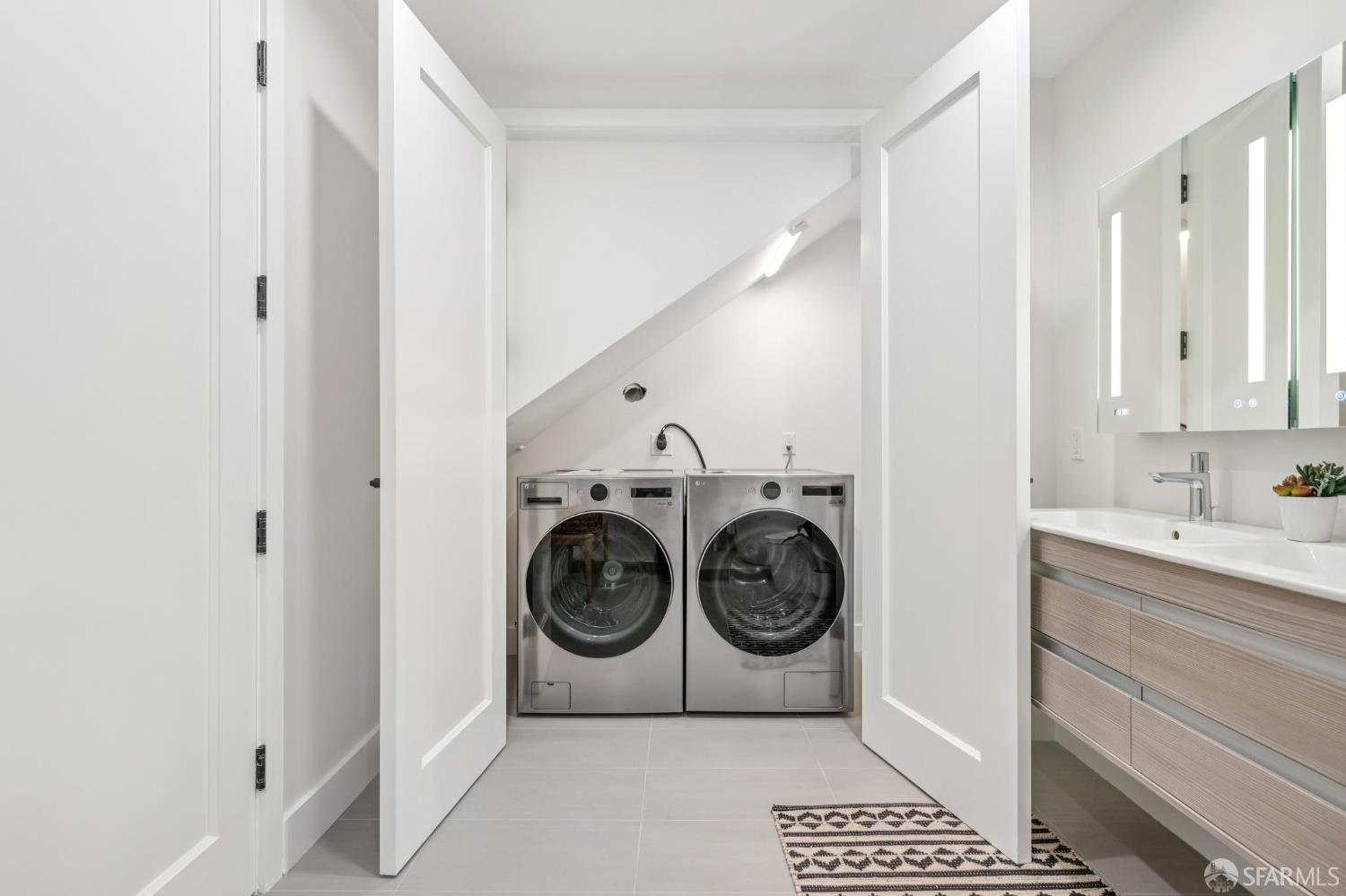 Detail Gallery Image 66 of 68 For 592 Sanchez St, San Francisco,  CA 94114 - 3 Beds | 3/1 Baths