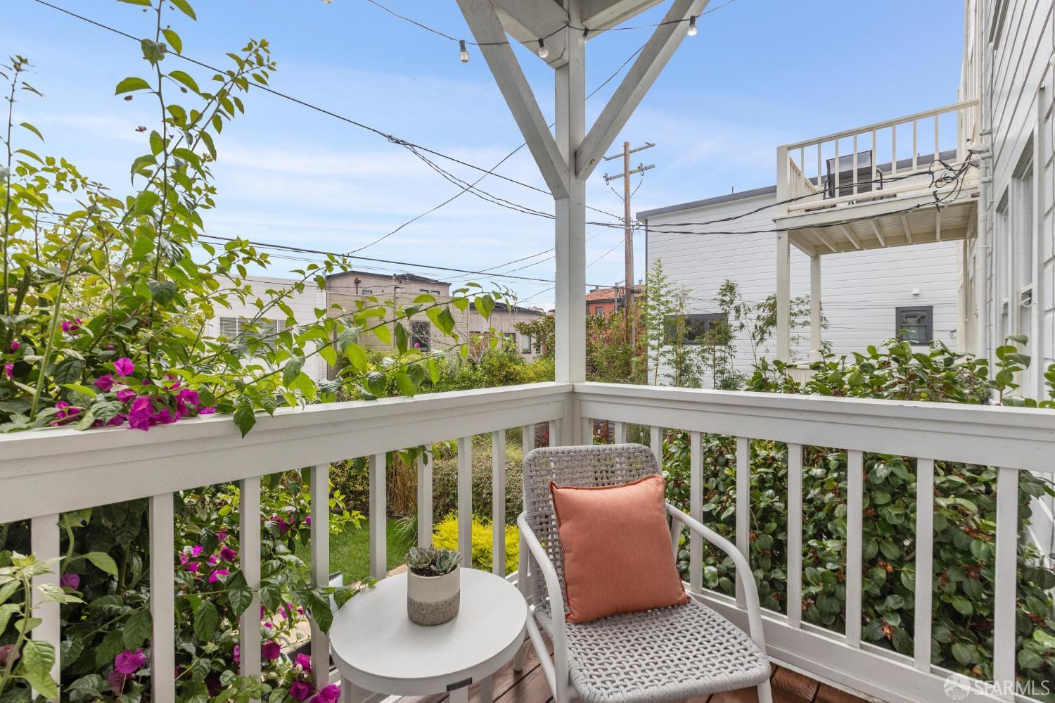 Detail Gallery Image 17 of 30 For 3518 Scott St, San Francisco,  CA 94123 - 2 Beds | 1 Baths