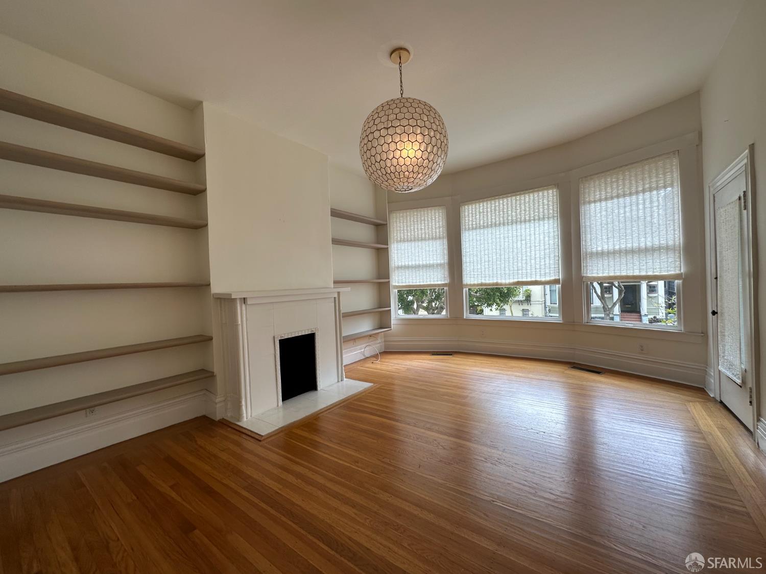 Photo #2: 425072553 Listing 