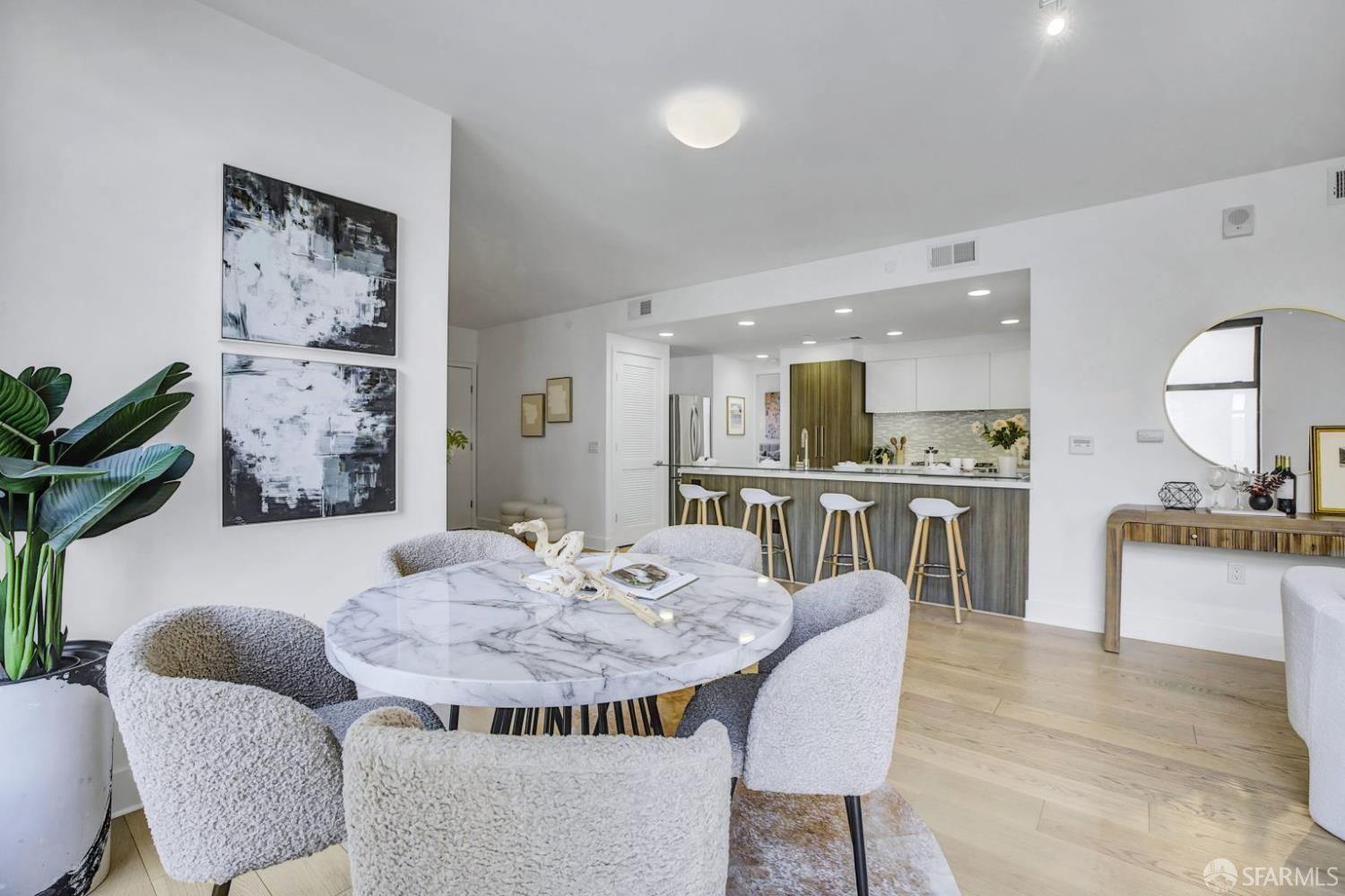 Detail Gallery Image 13 of 27 For 1080 Sutter St #702,  San Francisco,  CA 94109 - 2 Beds | 2 Baths