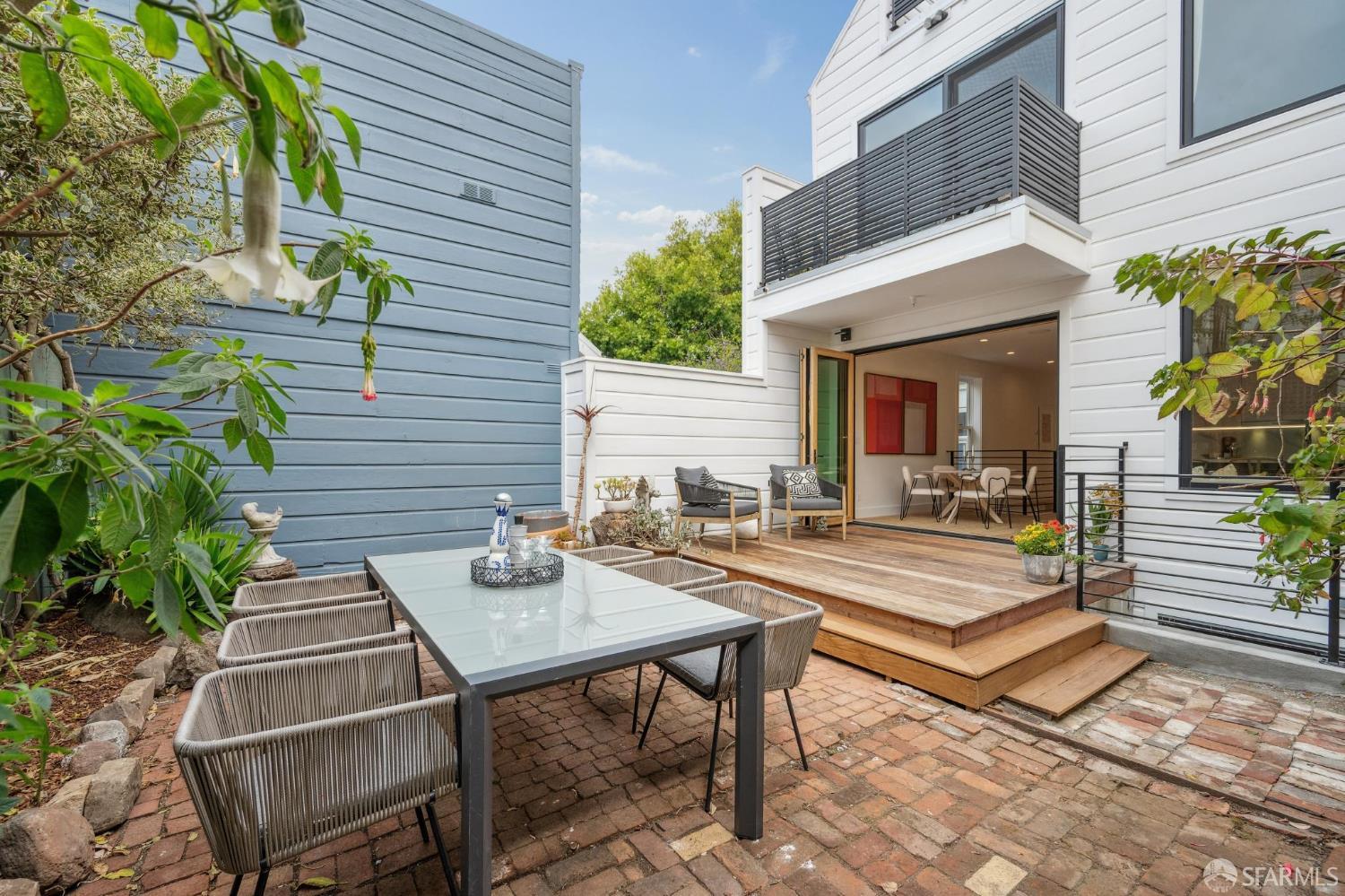 Detail Gallery Image 31 of 68 For 592 Sanchez St, San Francisco,  CA 94114 - 3 Beds | 3/1 Baths