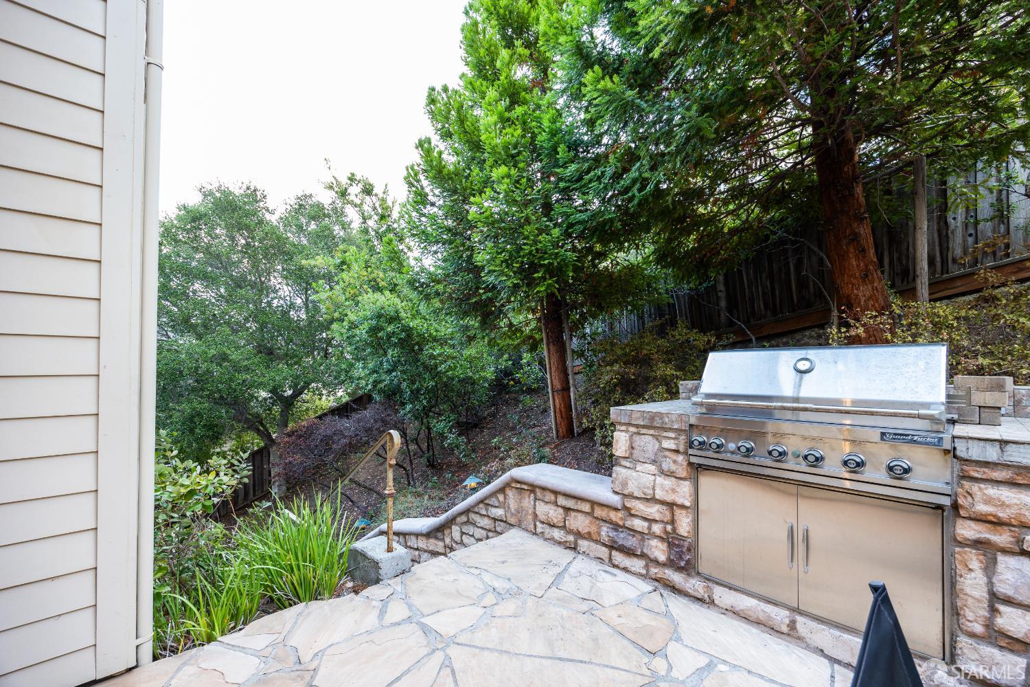 Detail Gallery Image 58 of 67 For 15 Poppy Ct, San Mateo,  CA 94403 - 4 Beds | 4/1 Baths