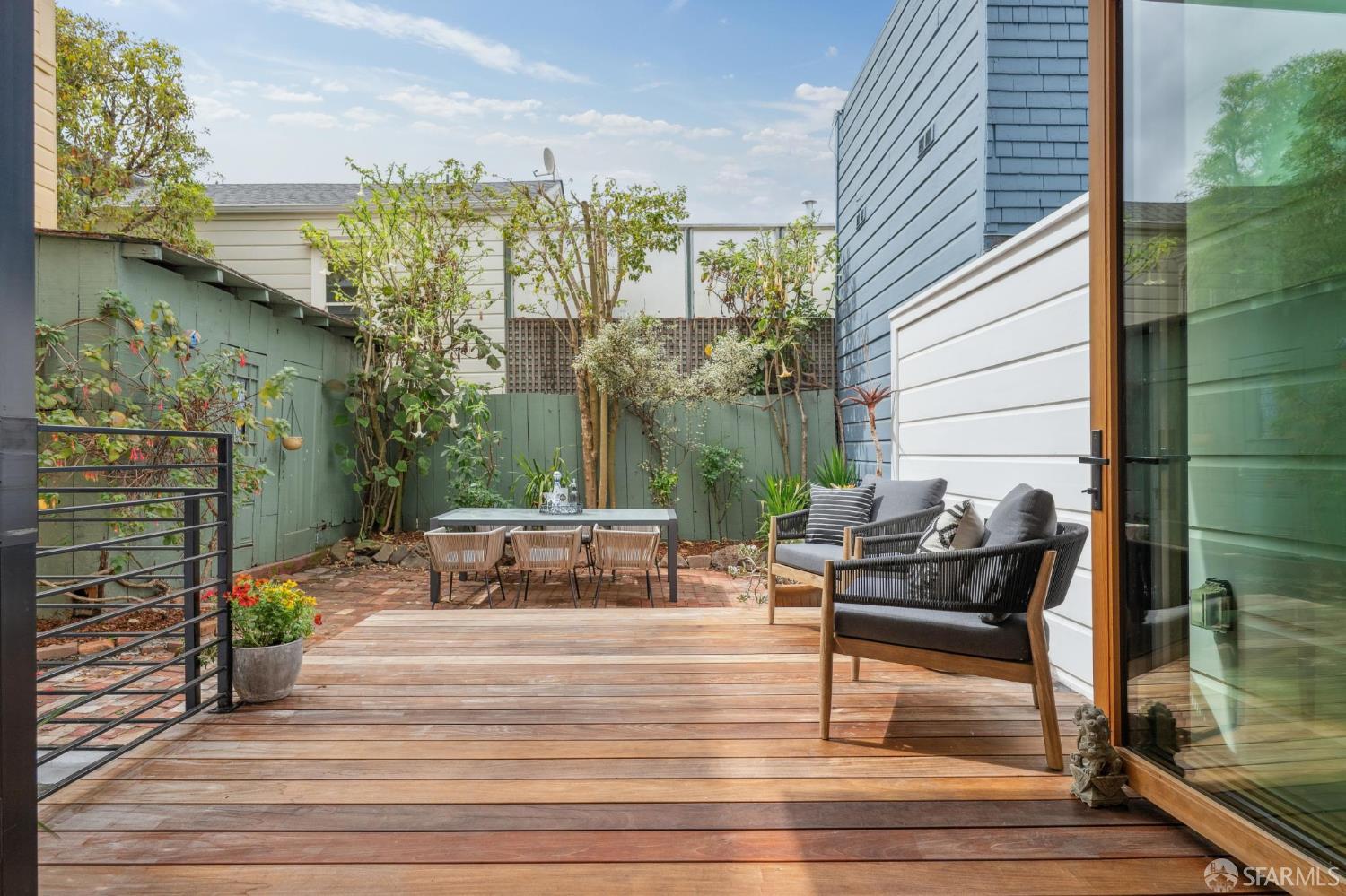 Detail Gallery Image 20 of 68 For 592 Sanchez St, San Francisco,  CA 94114 - 3 Beds | 3/1 Baths