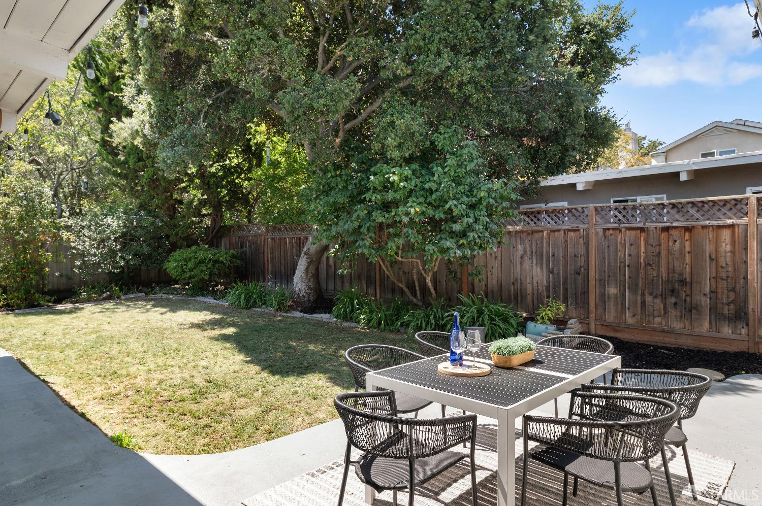 Detail Gallery Image 32 of 33 For 60 Callie Ln, Menlo Park,  CA 94025 - 3 Beds | 2 Baths