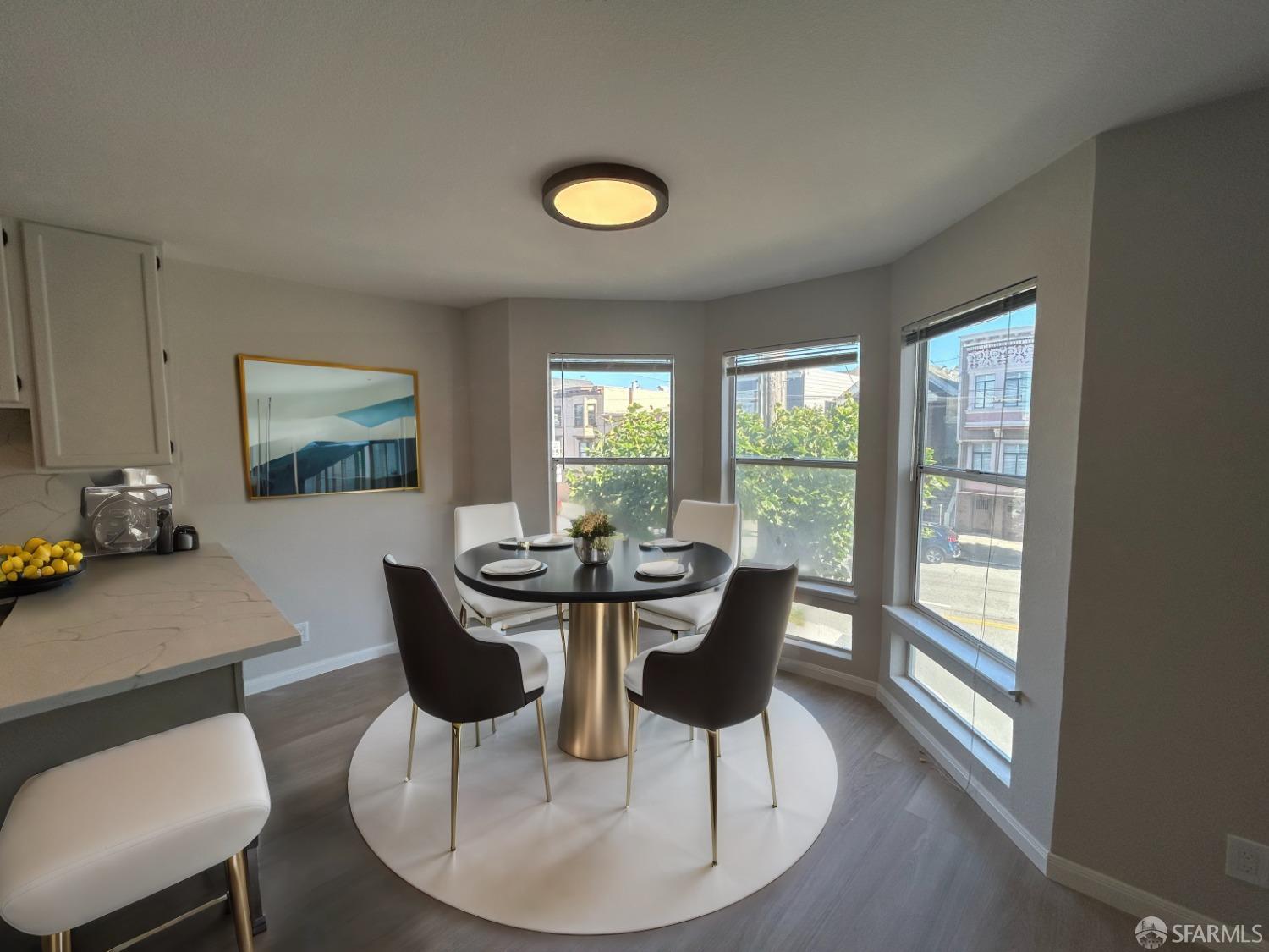 Detail Gallery Image 3 of 12 For 3907 California St #1,  San Francisco,  CA 94118 - 3 Beds | 2 Baths