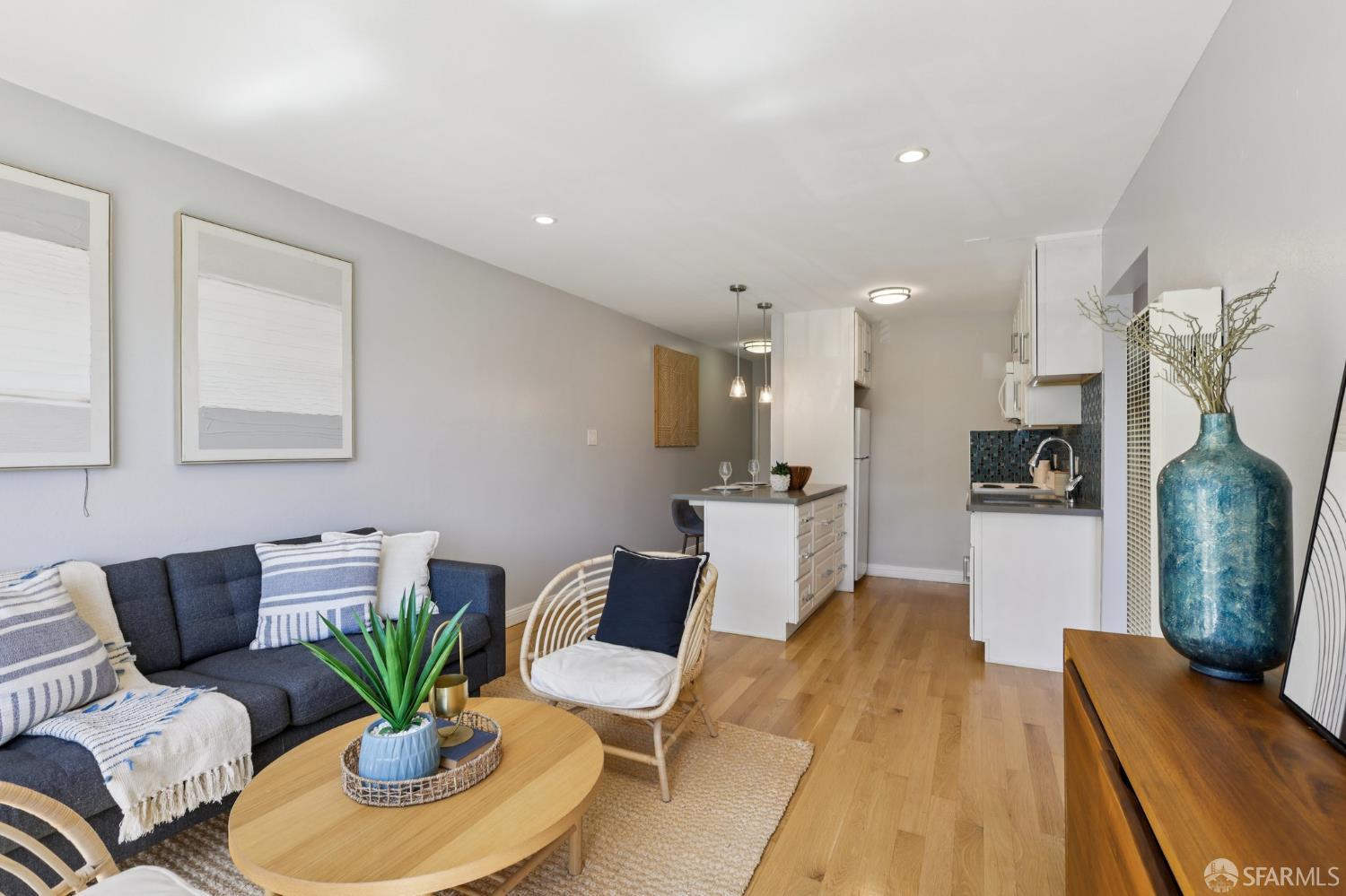 Photo #4: 425068368 Listing 