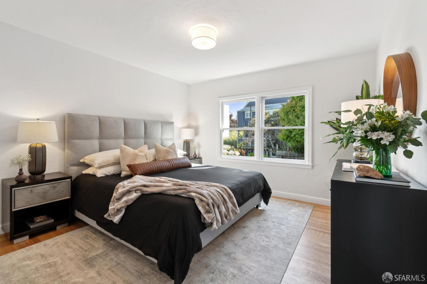 Detail Gallery Image 9 of 22 For 1670 York St, San Francisco,  CA 94110 - 3 Beds | 1 Baths