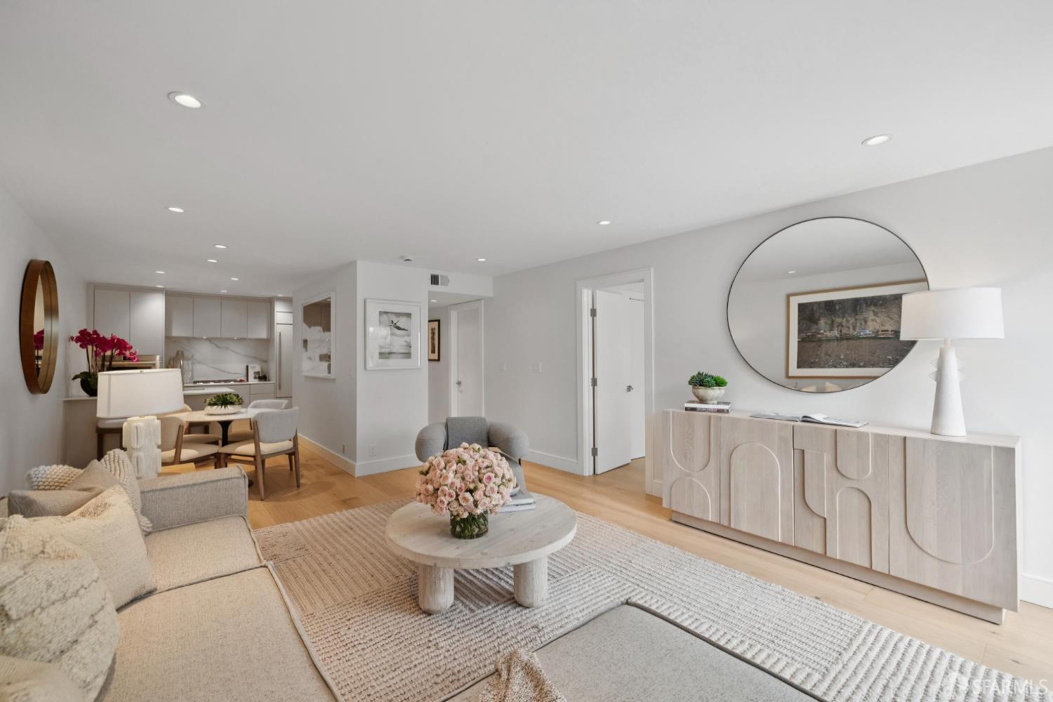 Photo #4: 425072345 Listing 