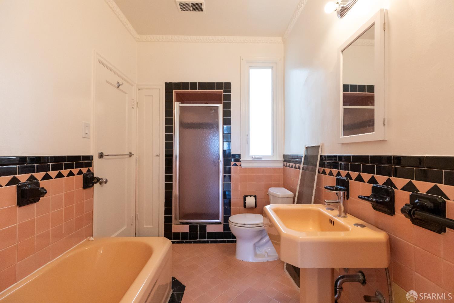 Detail Gallery Image 12 of 91 For 1414 Taraval St, San Francisco,  CA 94116 - – Beds | – Baths
