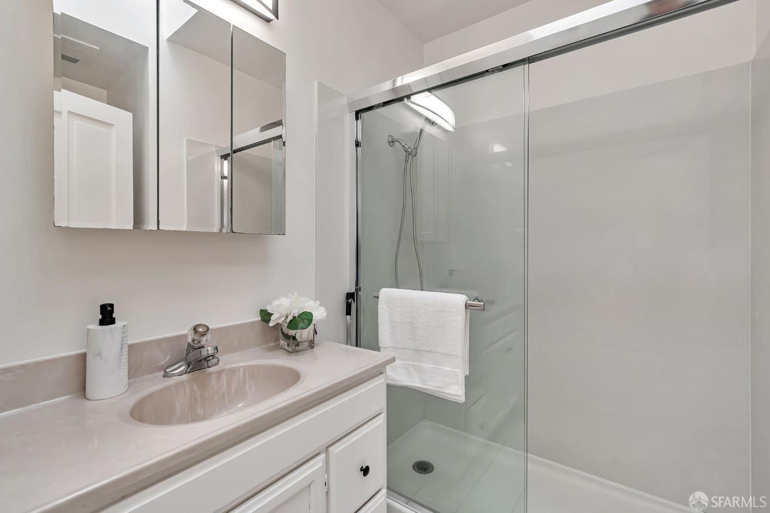 Detail Gallery Image 26 of 34 For 3421 Rivera St, San Francisco,  CA 94116 - 2 Beds | 1 Baths