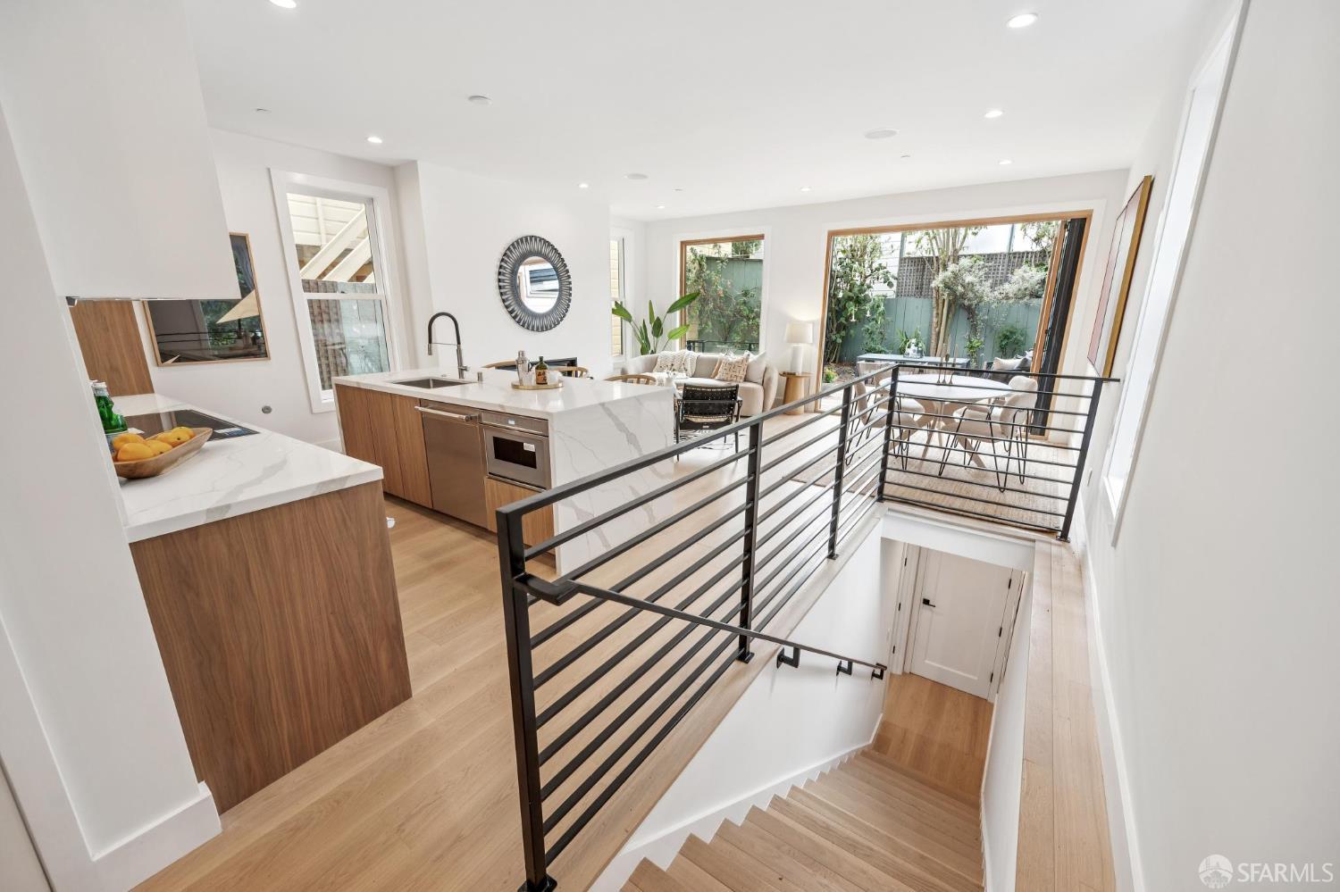Detail Gallery Image 55 of 68 For 592 Sanchez St, San Francisco,  CA 94114 - 3 Beds | 3/1 Baths