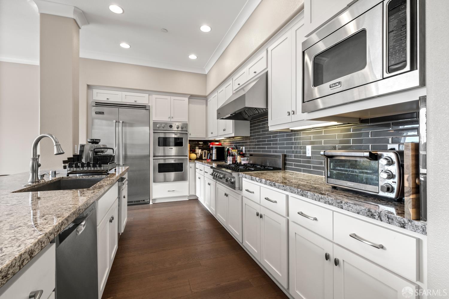 Detail Gallery Image 7 of 29 For 73 Summit Way, San Francisco,  CA 94132 - 3 Beds | 2/1 Baths