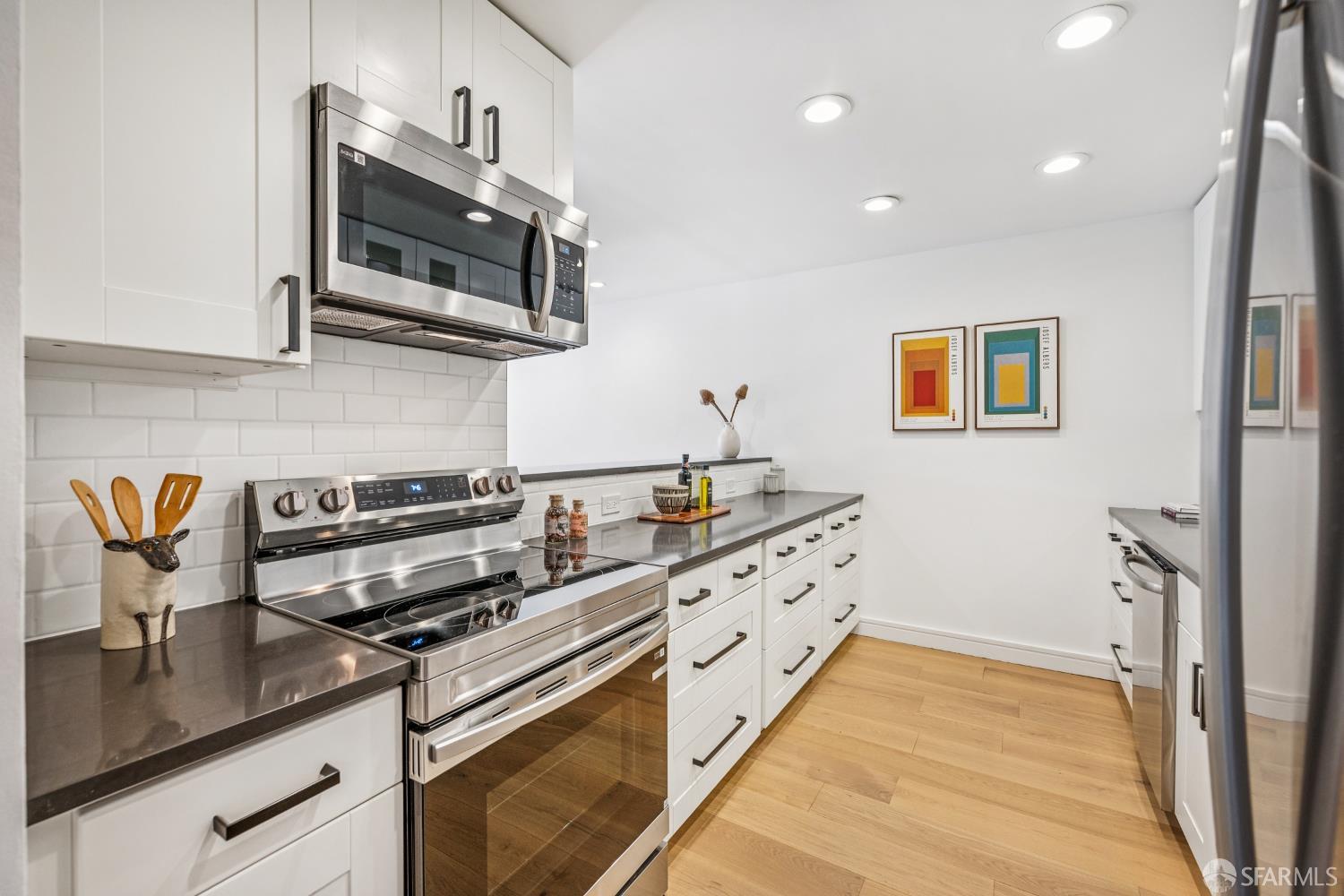 Photo #7: 425071883 Listing: Photo #7