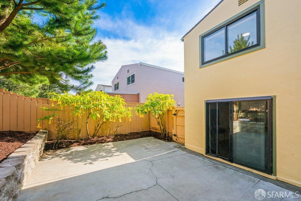 Detail Gallery Image 32 of 34 For 227 Gateway Dr, Pacifica,  CA 94044 - 4 Beds | 3 Baths