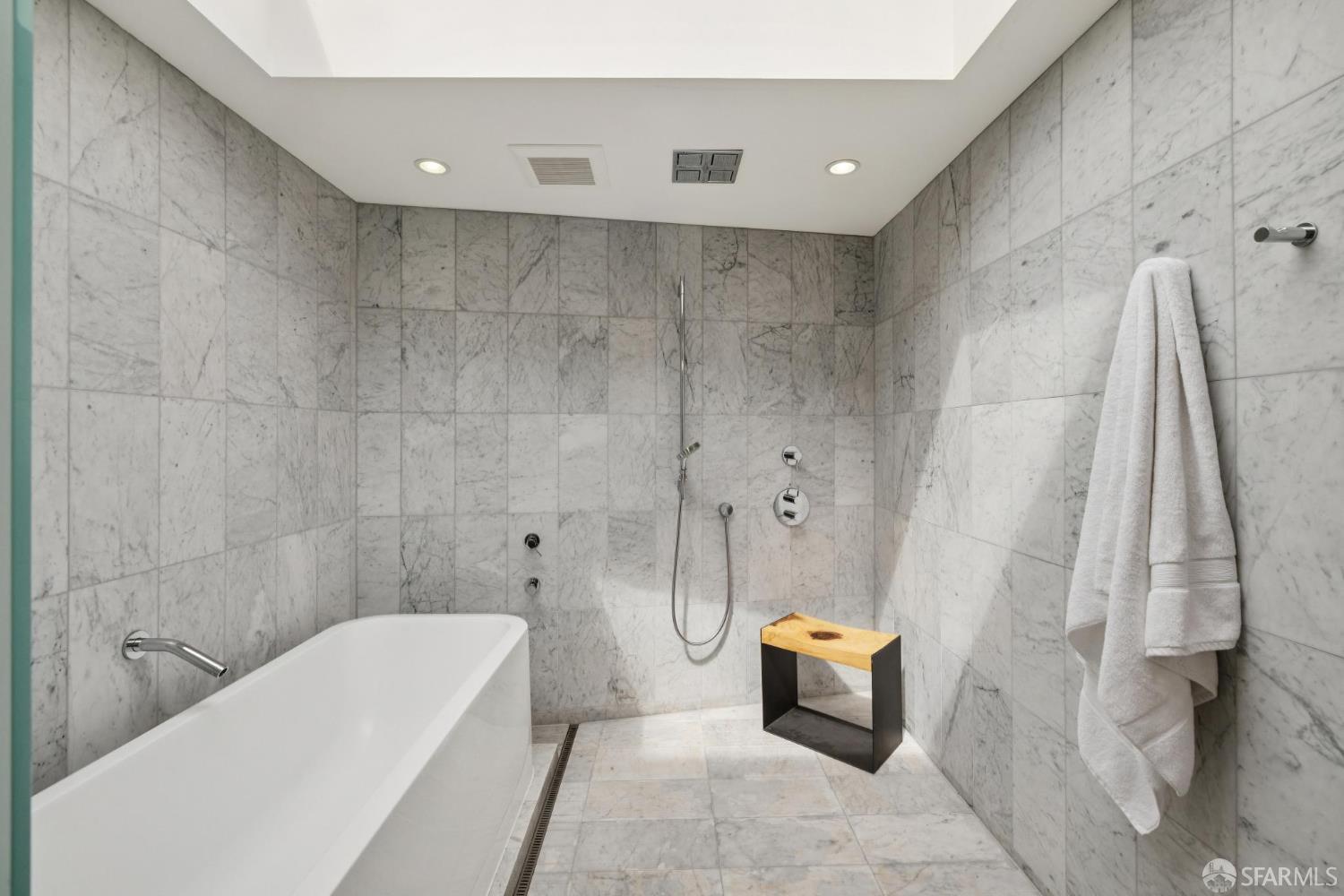 Detail Gallery Image 23 of 45 For 918 Kansas St, San Francisco,  CA 94107 - 5 Beds | 3/1 Baths