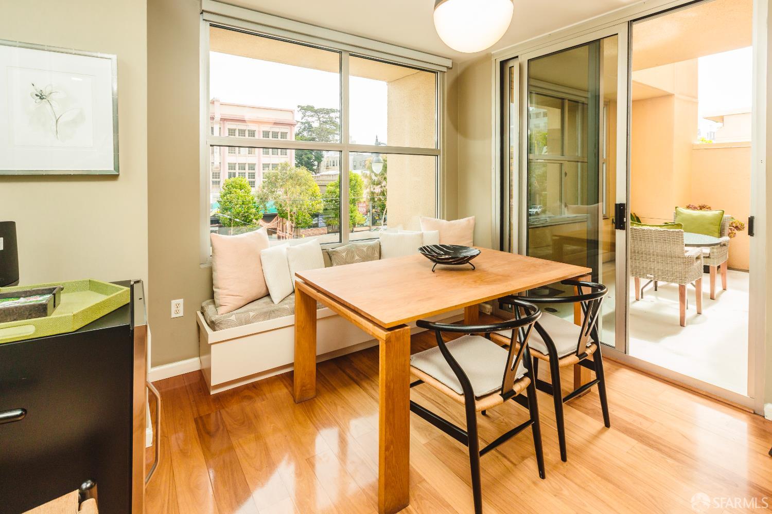 Detail Gallery Image 5 of 12 For 1701 Jackson St #203,  San Francisco,  CA 94109 - 2 Beds | 2 Baths