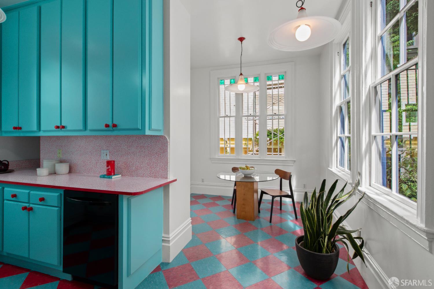Detail Gallery Image 10 of 63 For 262 Hermann St, San Francisco,  CA 94117 - 2 Beds | 1/1 Baths