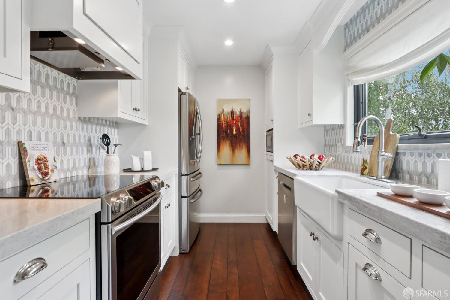 Detail Gallery Image 18 of 47 For 733 Fairfield Rd #8,  Burlingame,  CA 94010 - 2 Beds | 2/1 Baths