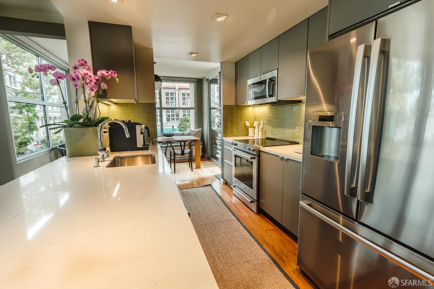 Detail Gallery Image 4 of 12 For 1701 Jackson St #203,  San Francisco,  CA 94109 - 2 Beds | 2 Baths