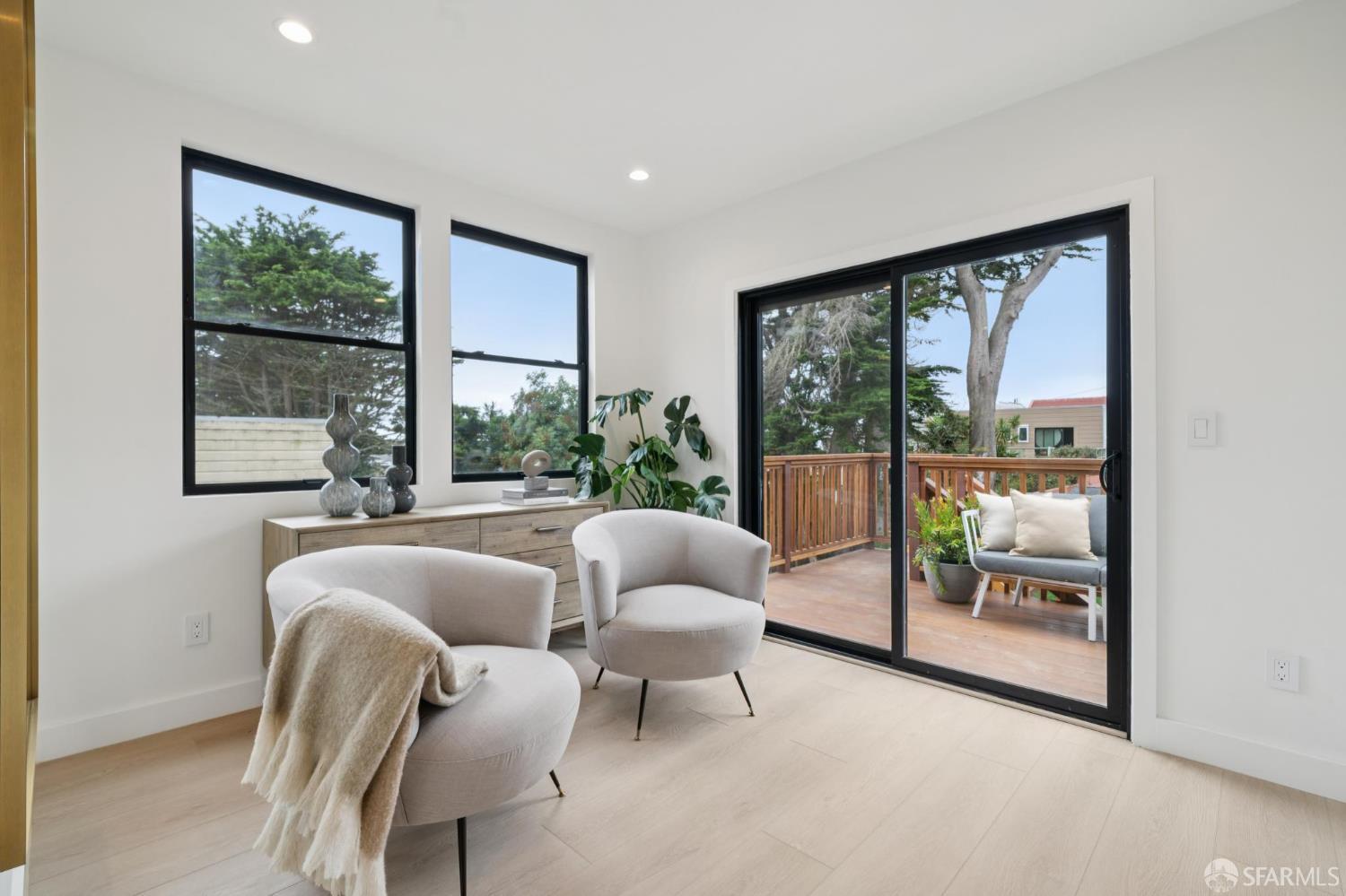 Detail Gallery Image 50 of 93 For 567 45th Ave, San Francisco,  CA 94121 - 4 Beds | 4/1 Baths
