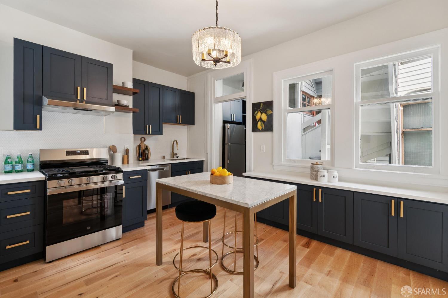 Detail Gallery Image 25 of 98 For 1136 Mason St, San Francisco,  CA 94108 - – Beds | – Baths