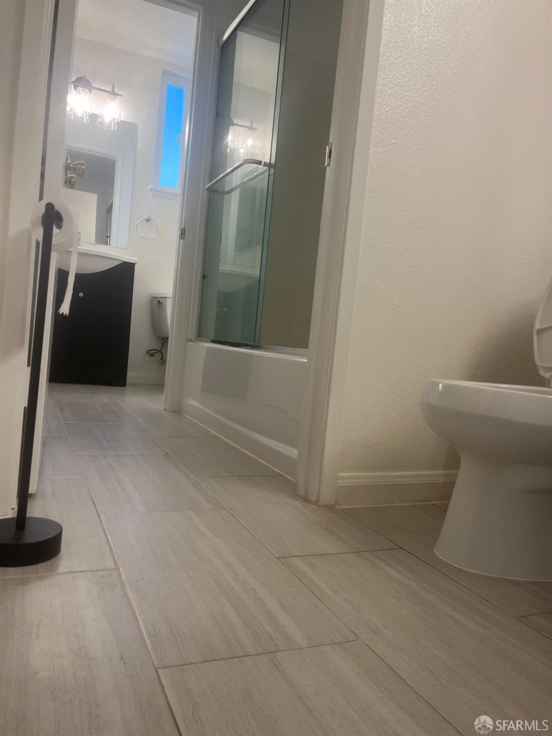 Detail Gallery Image 7 of 7 For 725 Auburn Pl #106,  Hayward,  CA 94544 - 2 Beds | 2 Baths