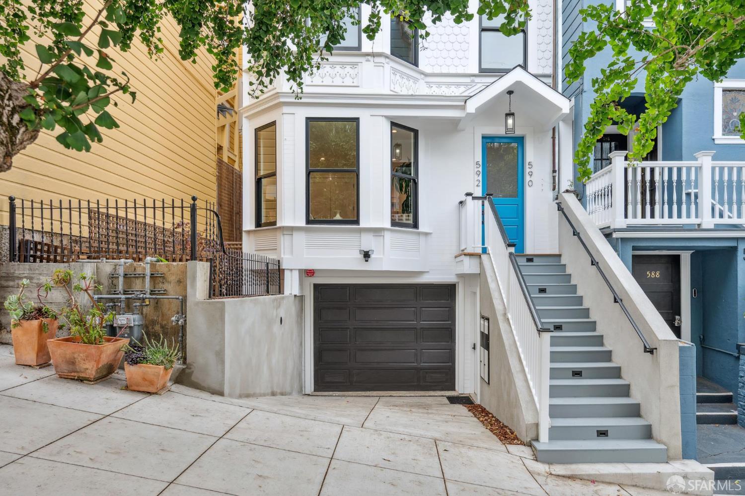 Detail Gallery Image 4 of 68 For 592 Sanchez St, San Francisco,  CA 94114 - 3 Beds | 3/1 Baths